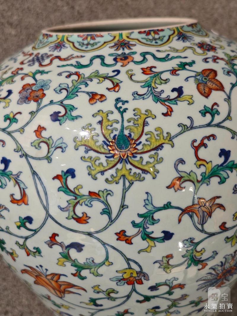 清乾隆 斗彩描金缠枝花卉纹大罐 - 图8